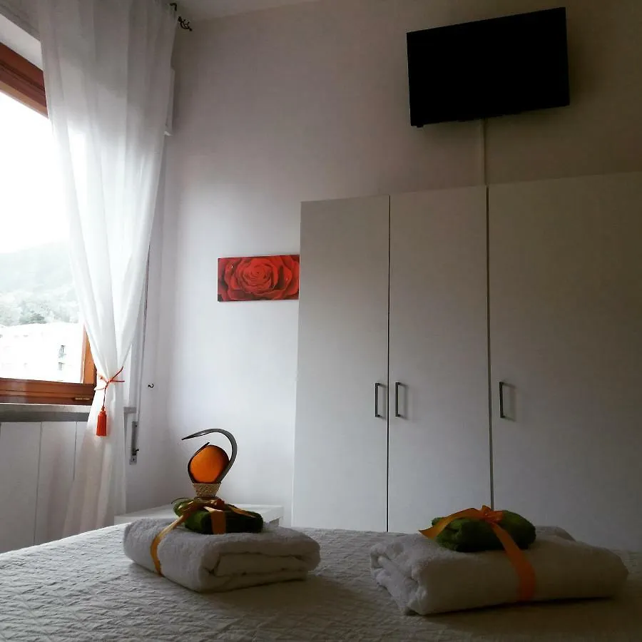Mia Guesthouse 체팔루